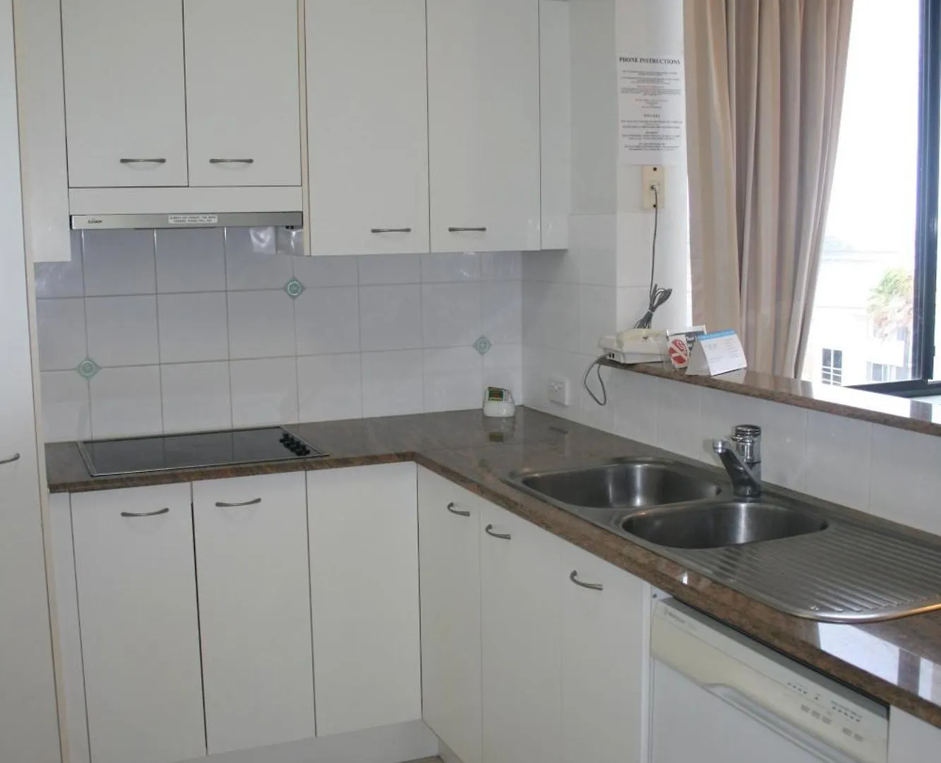 Aparthotel Kings Row Apartments Caloundra